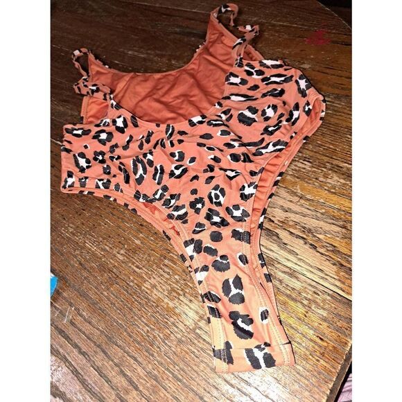 New Med Fabletic Burnt Ochre Wavy Leo Low Back Swimsuit Bathing Suit Swimwear - Picture 6 of 7